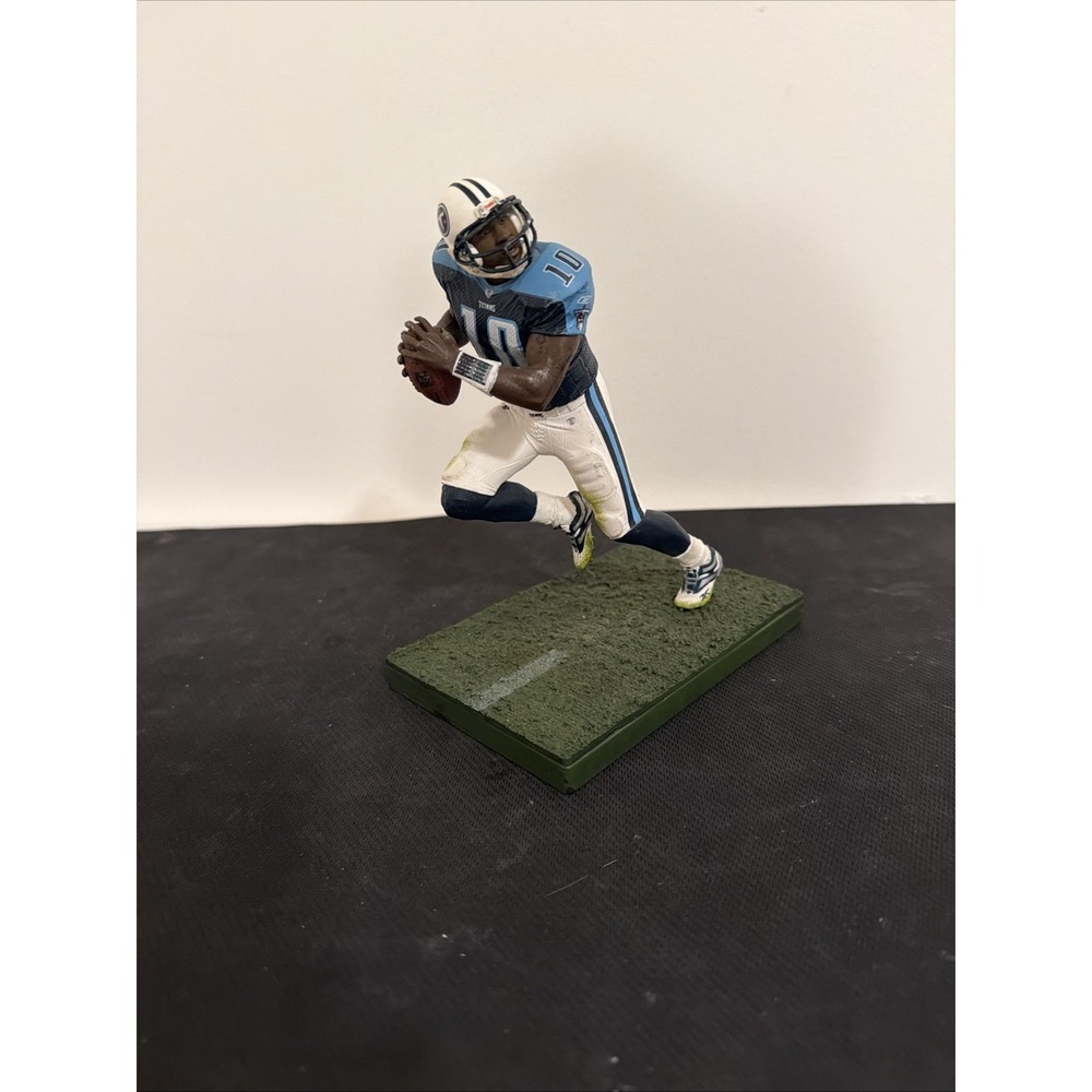 Mcfarlane NFL Tennessee Titans Vince Young Figure